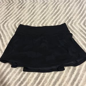 Lululemon athletic skirt in black camo
